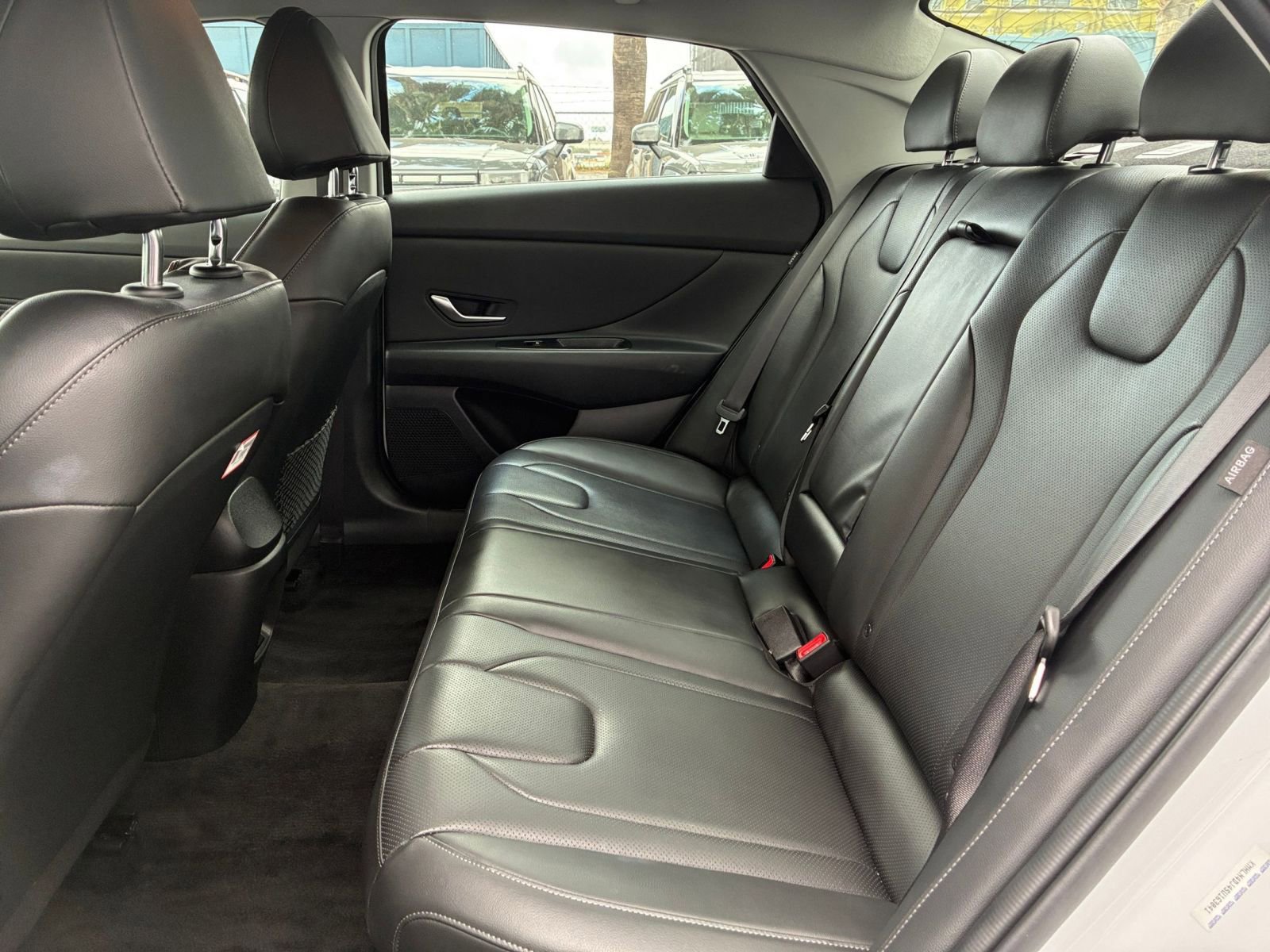 Used 2025 Hyundai Elantra Limited image 27