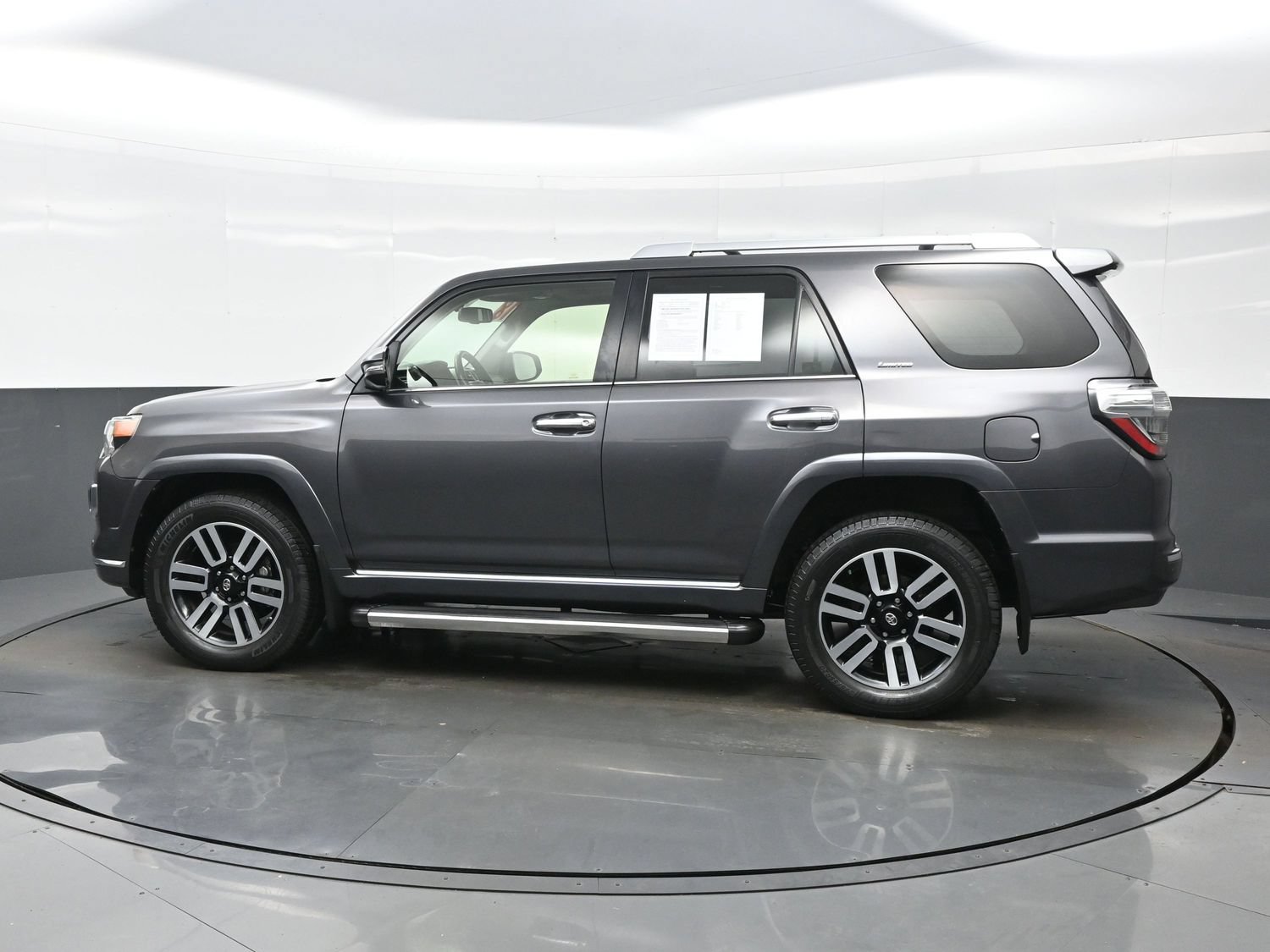 Used 2018 Toyota 4Runner Limited AWD/4WD image 3