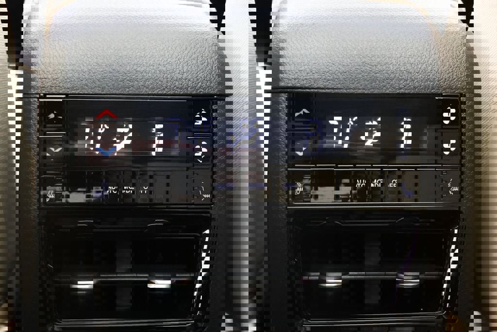 Used 2023 Jeep Grand Cherokee L Limited image 12