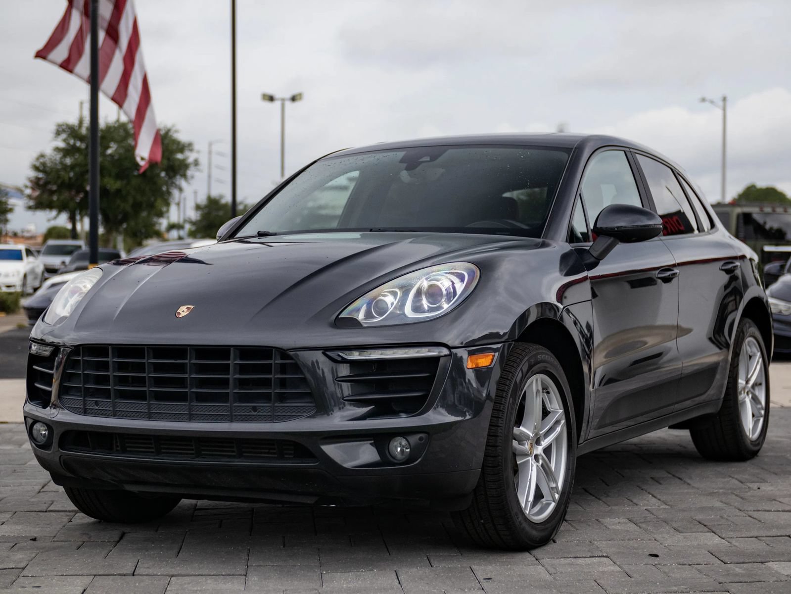 Used 2018 Porsche Macan Sport Edition AWD/4WD image 6