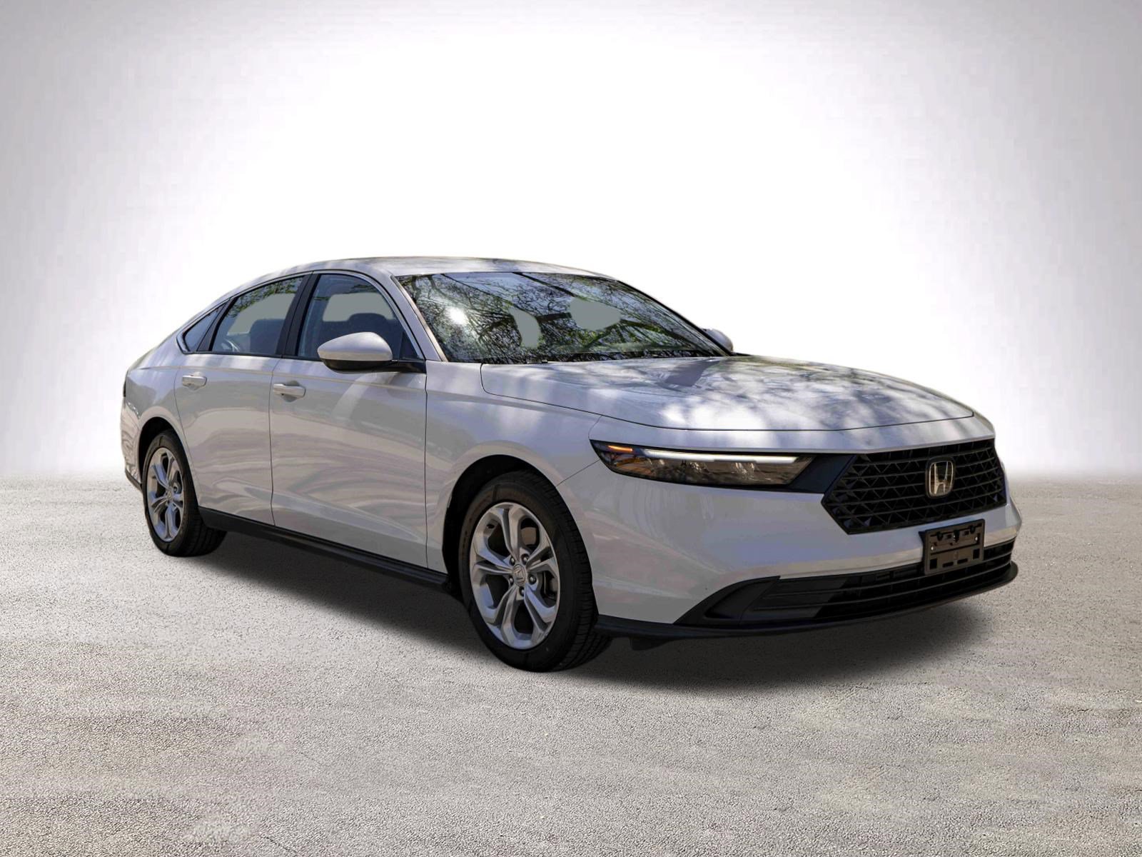 Certified 2023 Honda Accord LX image 2