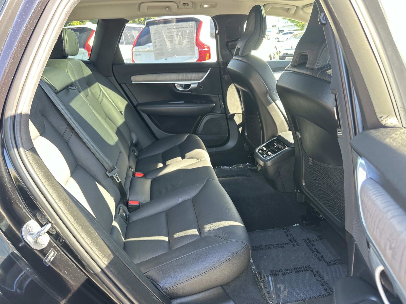 Certified 2024 Volvo V90 B6 Cross Country Plus w/ Climate Package image 24