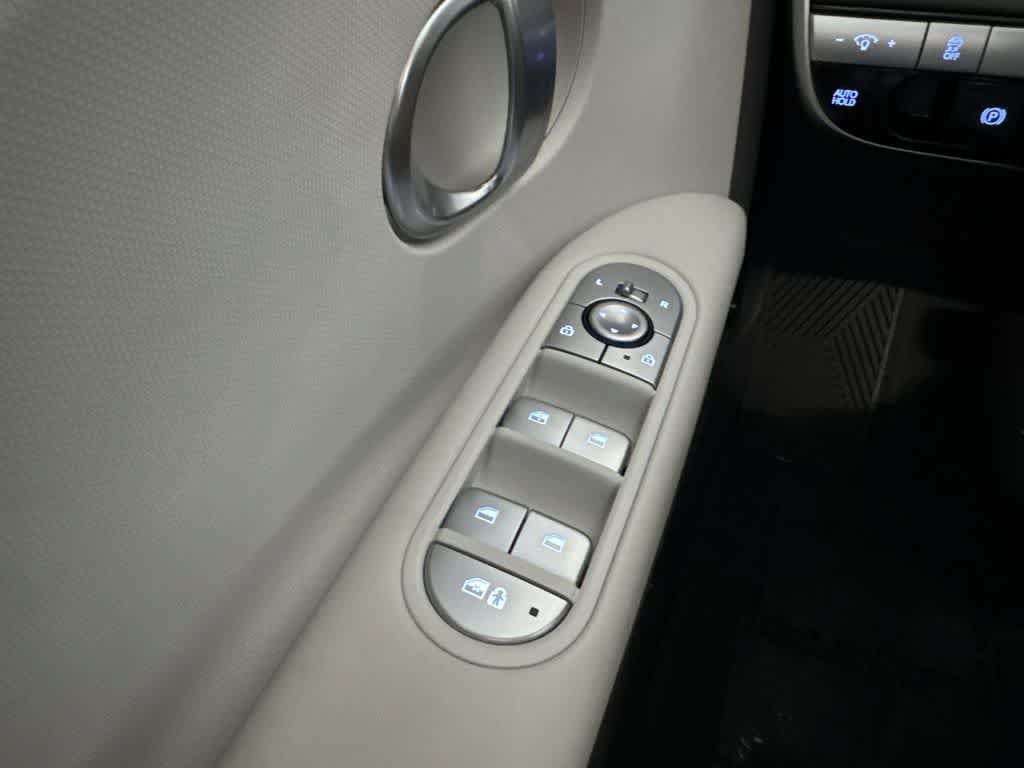 Used 2024 Hyundai Ioniq 5 SE AWD/4WD image 19