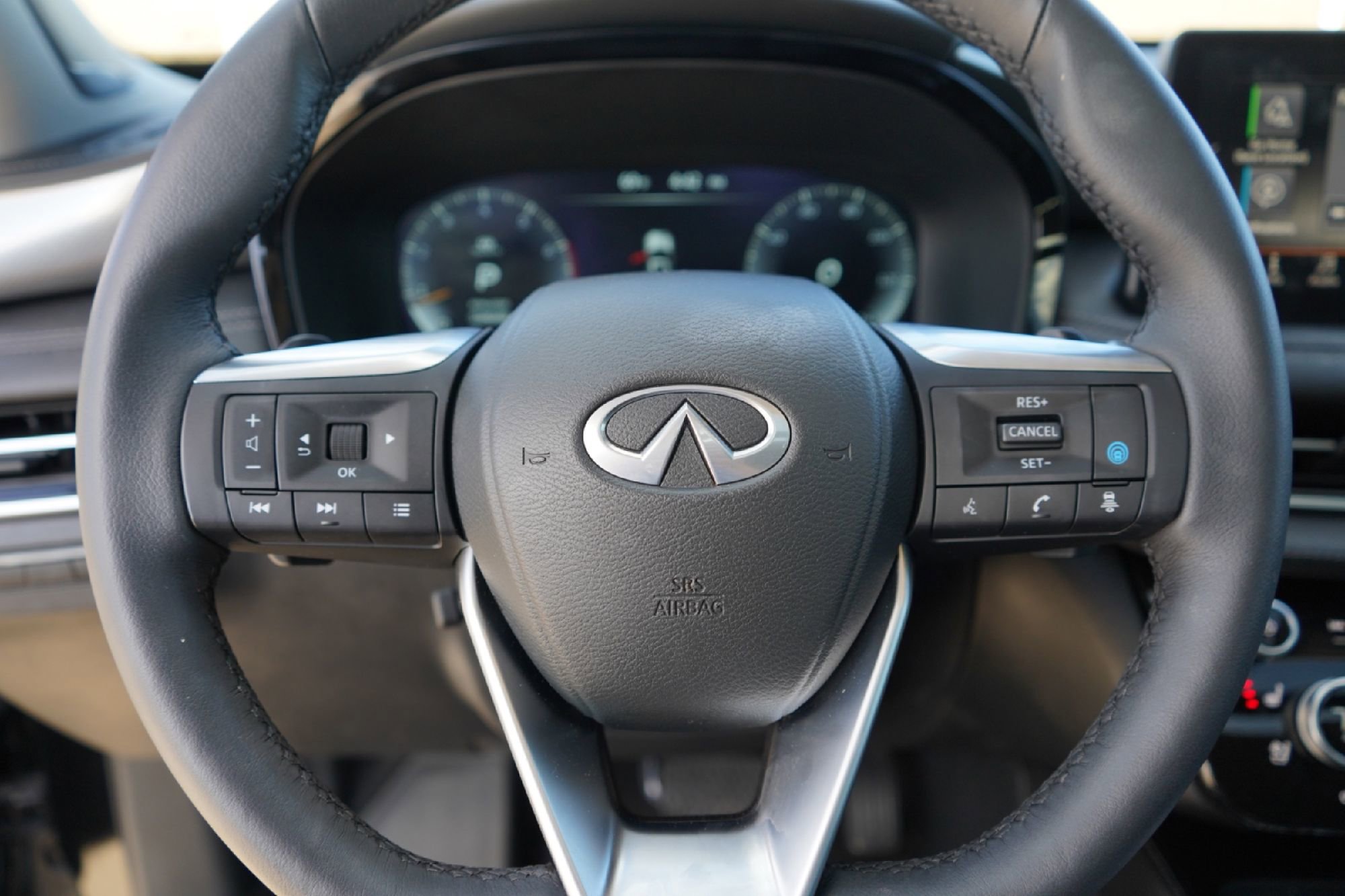 Certified 2025 INFINITI QX60 Luxe w/ Cargo Package image 11