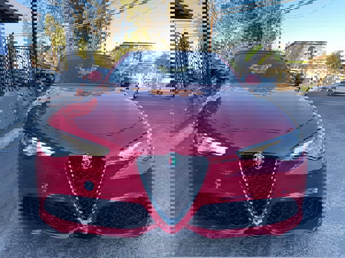 Used 2017 Alfa Romeo Giulia w/ Sport Appearance Package image 2