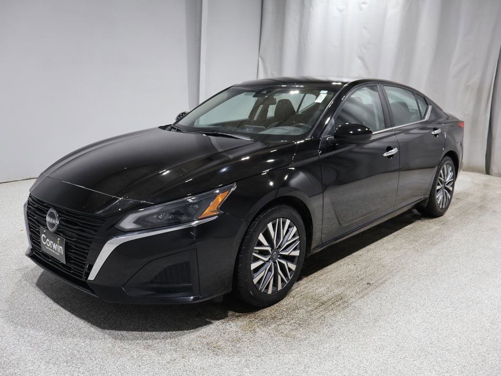Used 2023 Nissan Altima 2.5 SV image 5