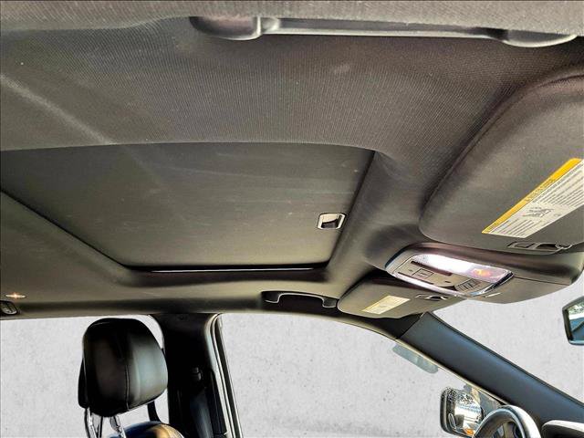 Used 2016 Jeep Grand Cherokee Limited AWD/4WD image 13