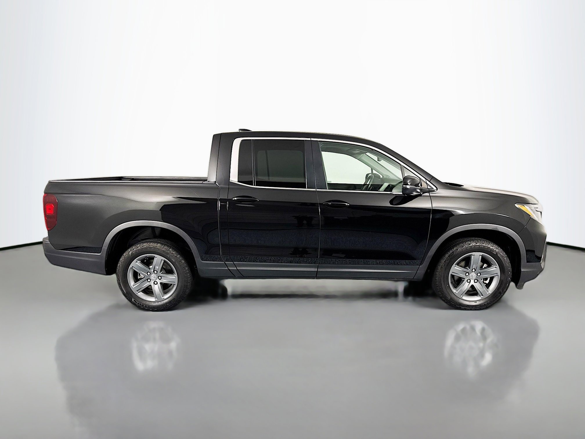 Certified 2023 Honda Ridgeline RTL image 4