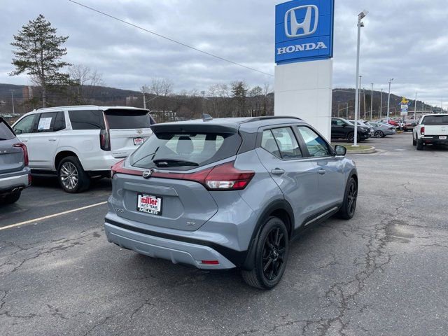 Used 2022 Nissan Kicks SR w/ Premium Package image 4