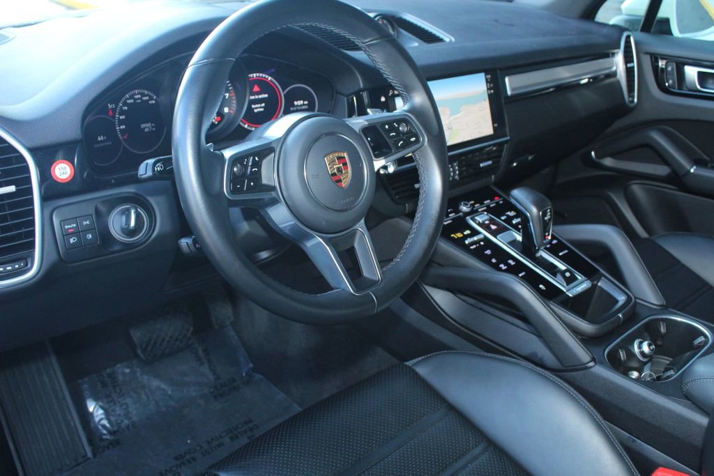 Certified 2023 Porsche Cayenne Platinum Edition AWD/4WD image 4