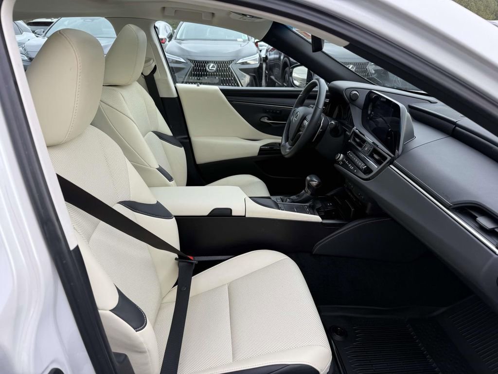 Used 2022 Lexus ES 350 Premium image 14