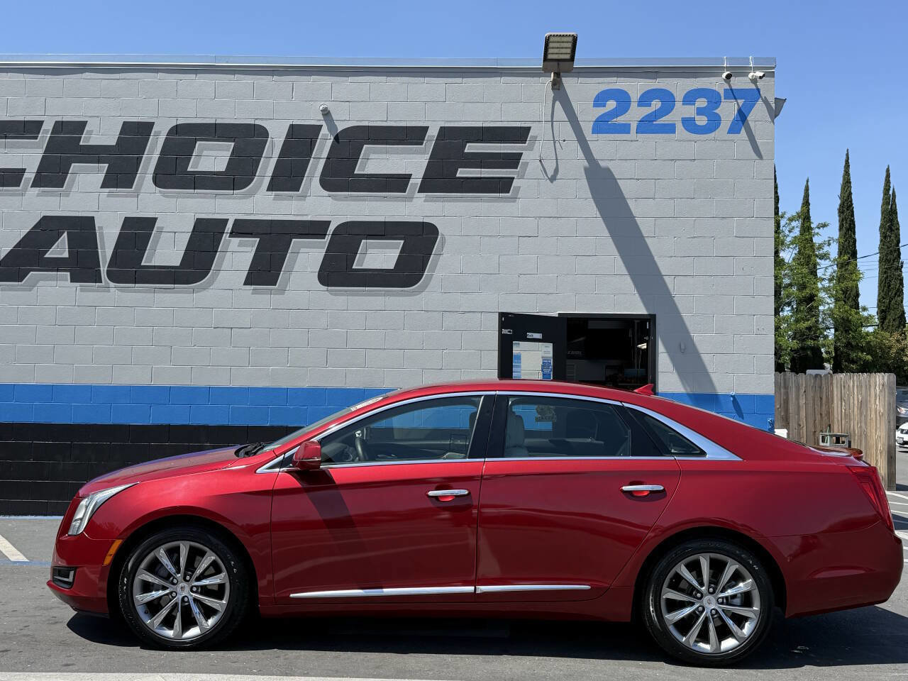 Used 2013 Cadillac XTS FWD image 22
