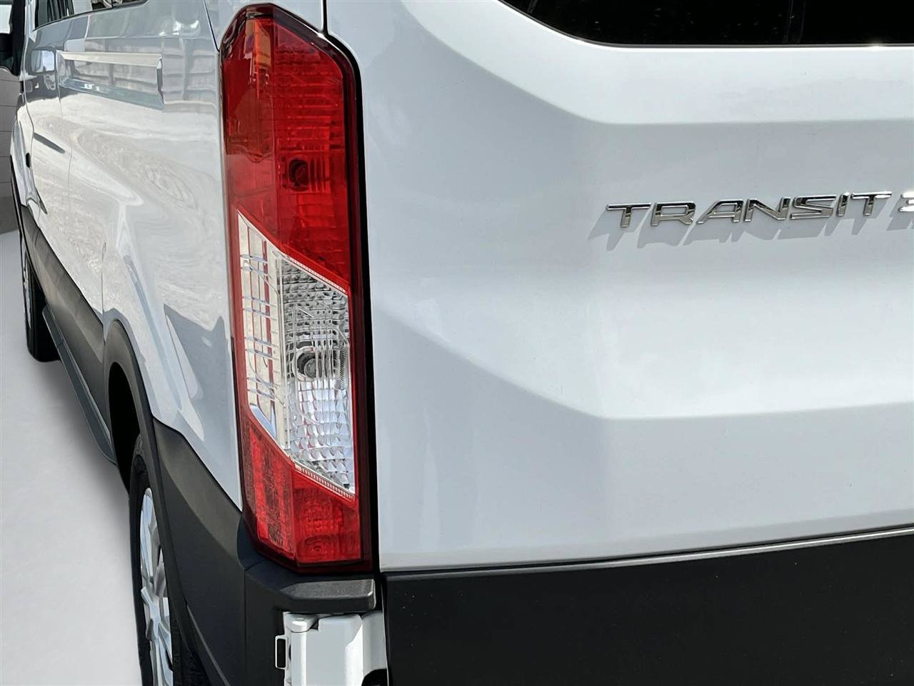 Used 2022 Ford Transit 350 XLT RWD image 9
