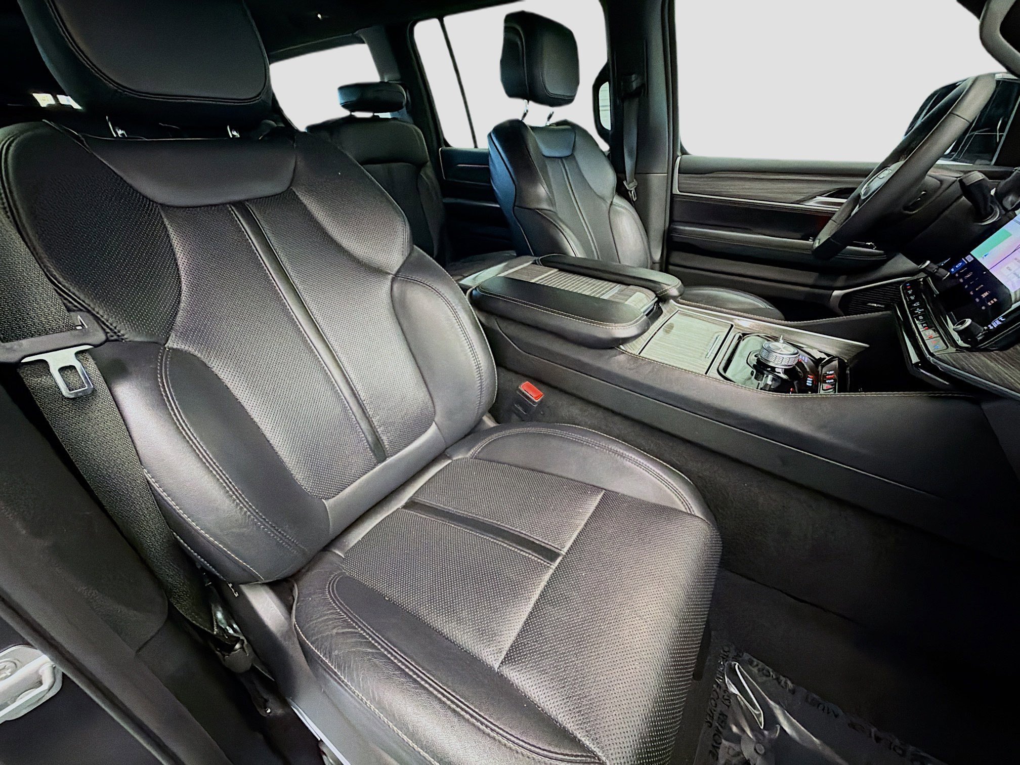 Used 2024 Jeep Wagoneer Series III image 16