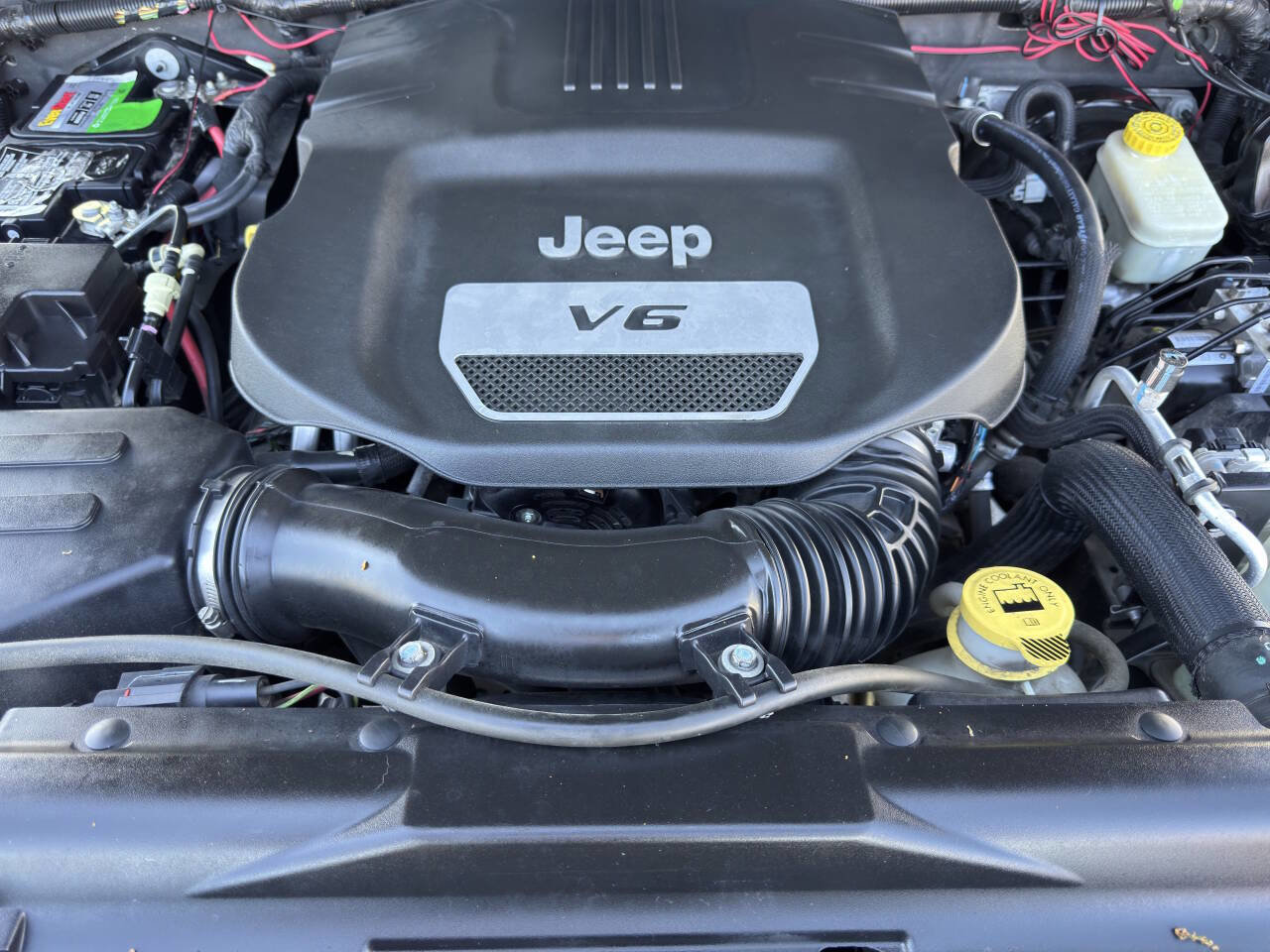 Used 2014 Jeep Wrangler Unlimited Sahara w/ Connectivity Group image 25