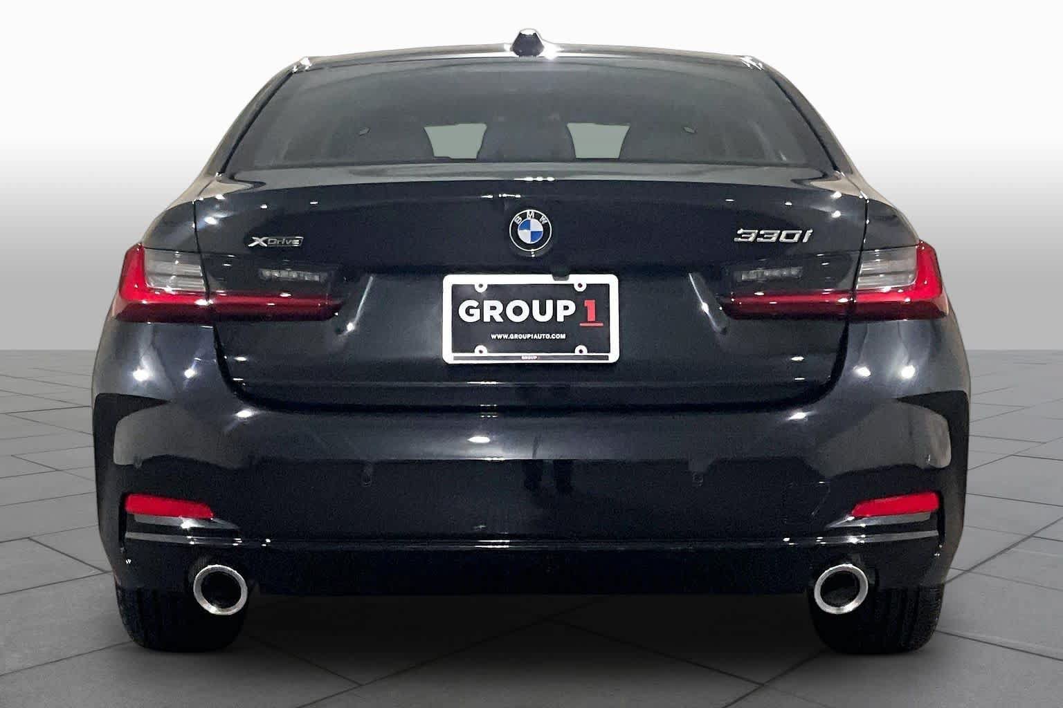 Used 2023 BMW 330i xDrive Sedan w/ Premium Package AWD/4WD image 4