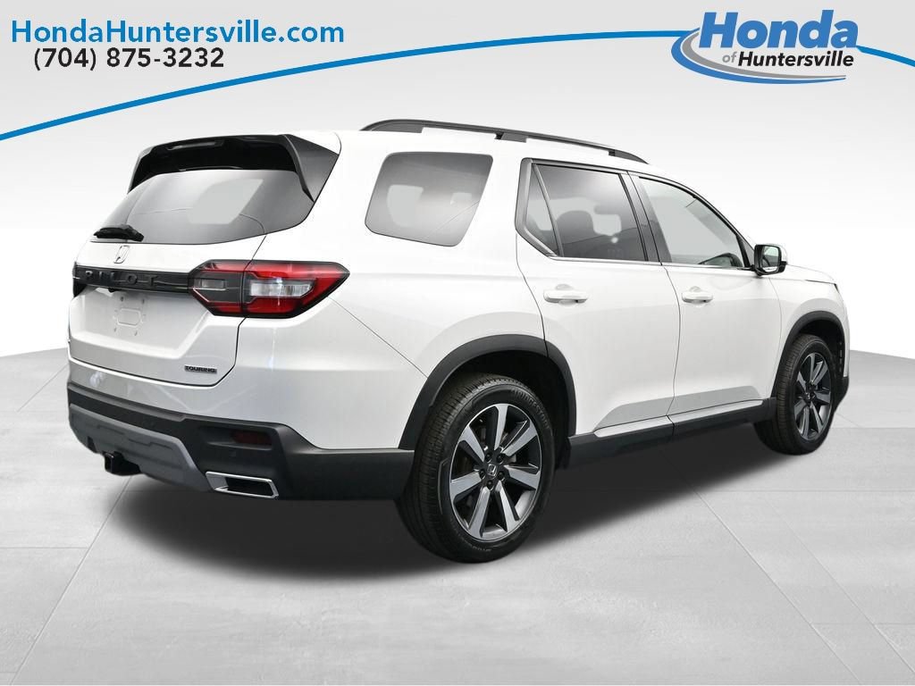 Used 2025 Honda Pilot Touring image 8