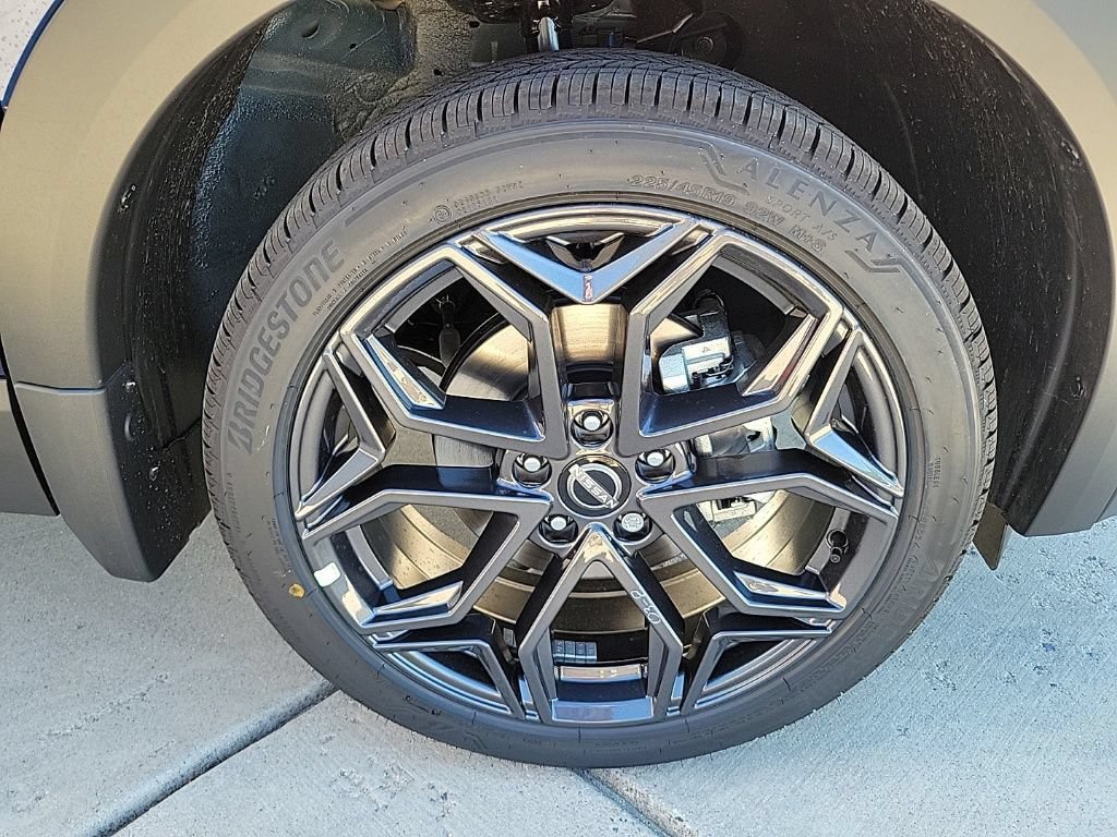 New 2025 Nissan Kicks SR w/ SR Premium Package AWD/4WD image 9