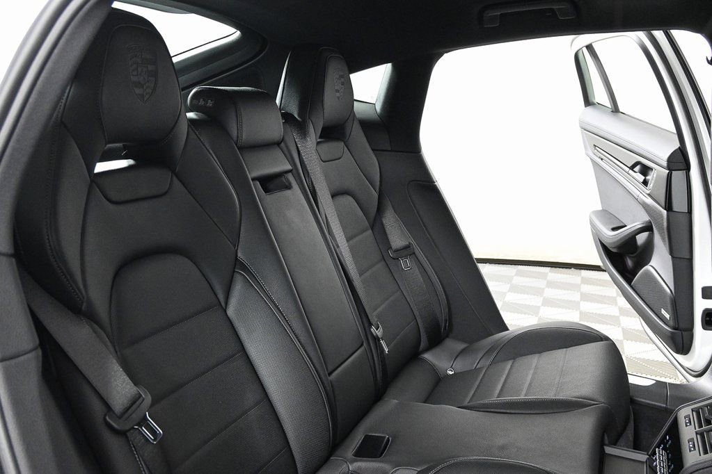 Used 2025 Porsche Panamera RWD image 23