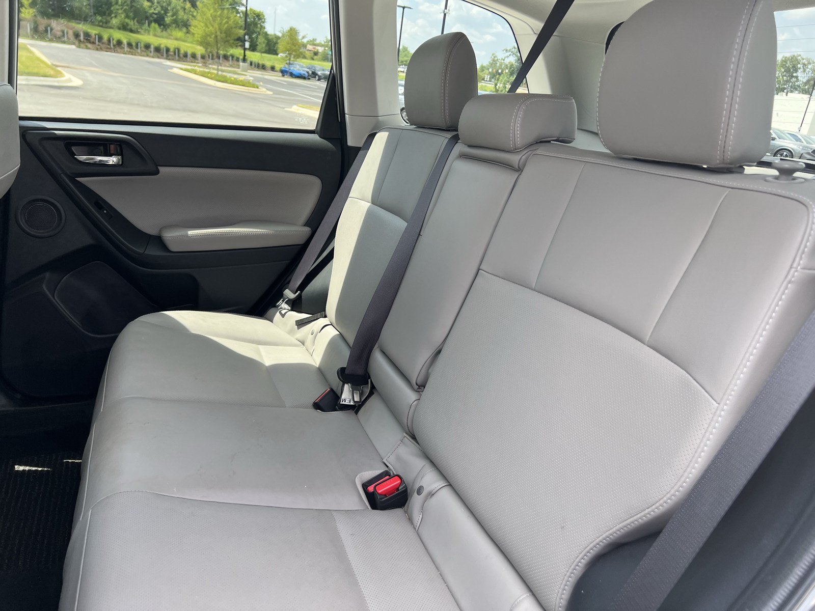 Used 2015 Subaru Forester 2.5i Limited AWD/4WD image 29