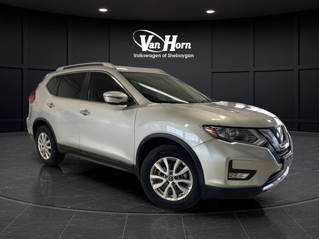Used 2017 Nissan Rogue SV FWD image 1