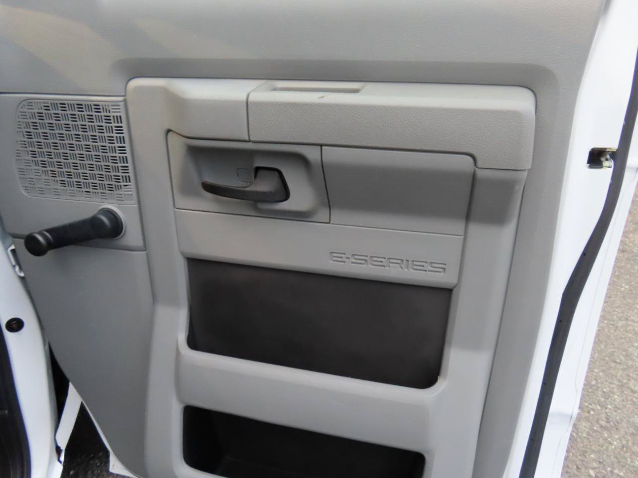 Used 2014 Ford E-150 and Econoline 150 RWD image 18