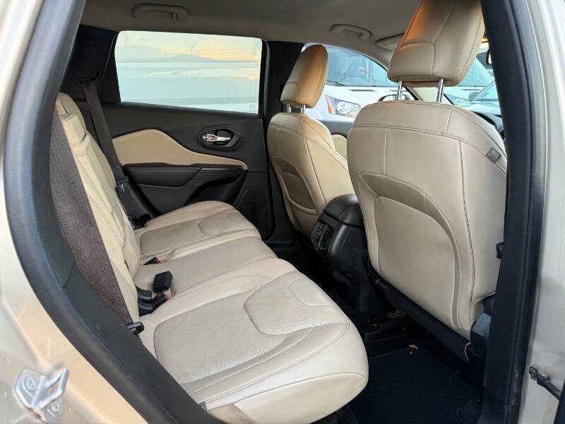 Used 2015 Jeep Cherokee Limited w/ Luxury Group image 10