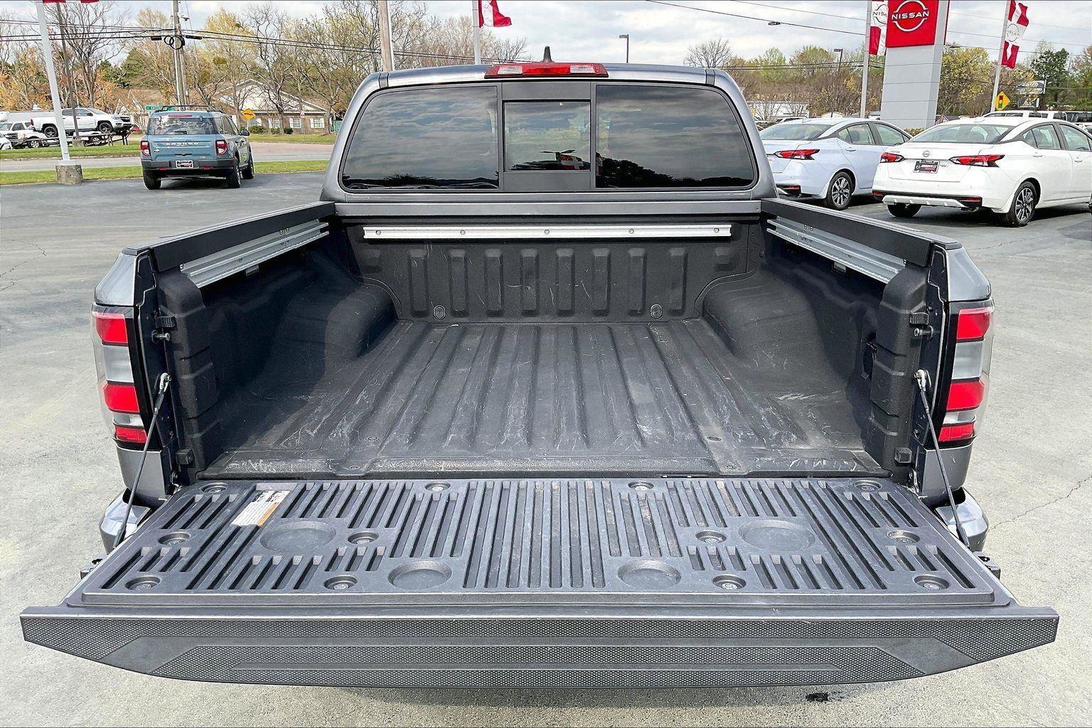 Certified 2022 Nissan Frontier SV image 19