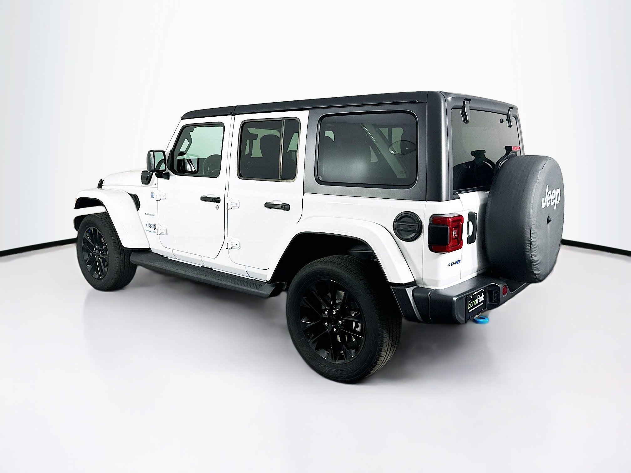 Used 2023 Jeep Wrangler Sahara w/ Cold Weather Group image 5
