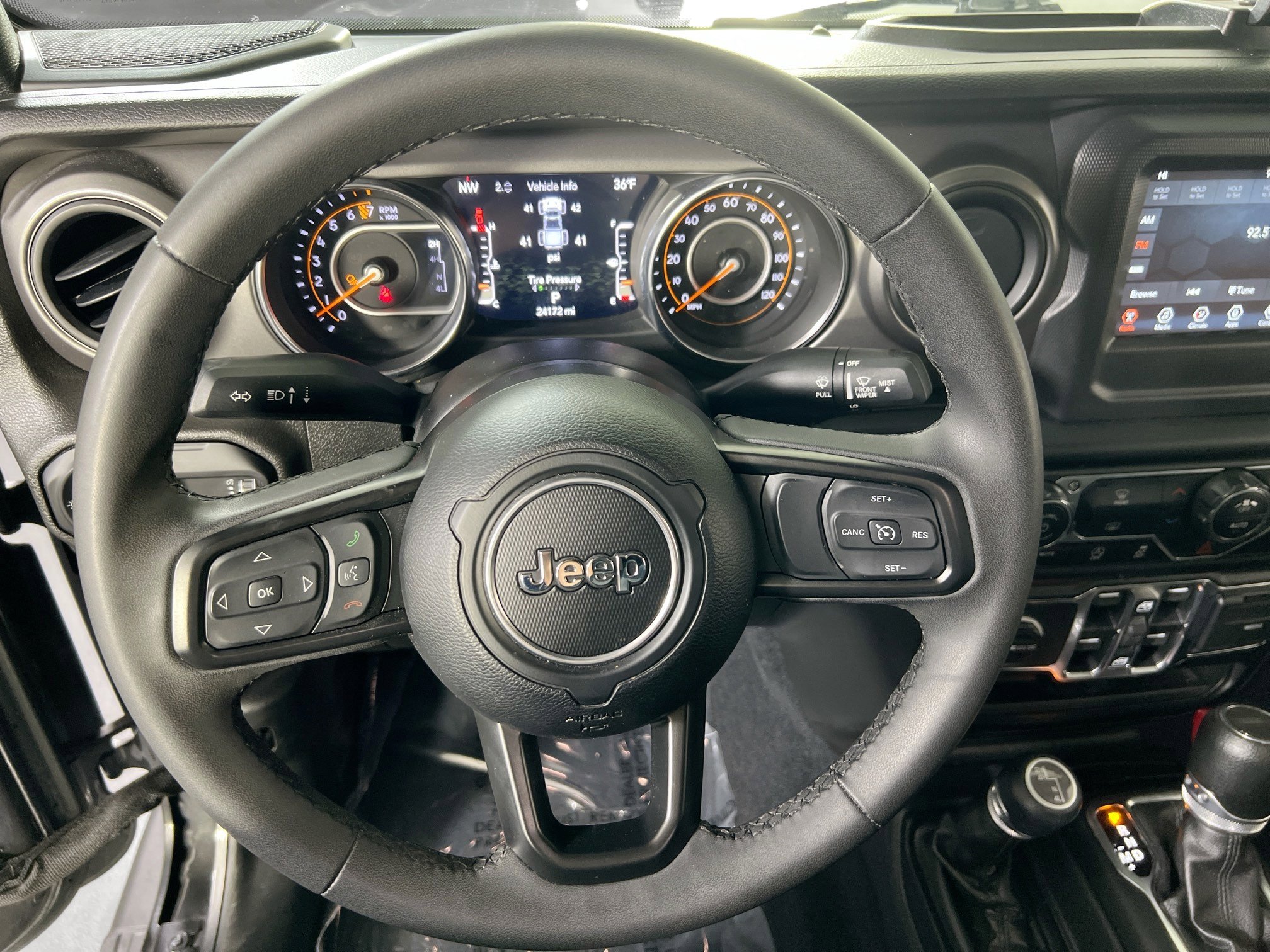 Used 2023 Jeep Gladiator Willys image 11