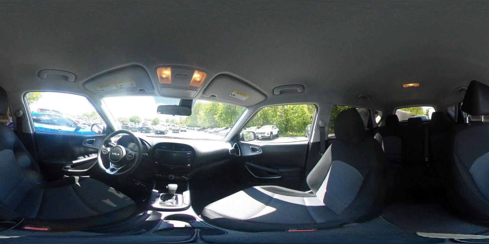 Used 2025 Kia Soul LX w/ LX Technology Package FWD image 37