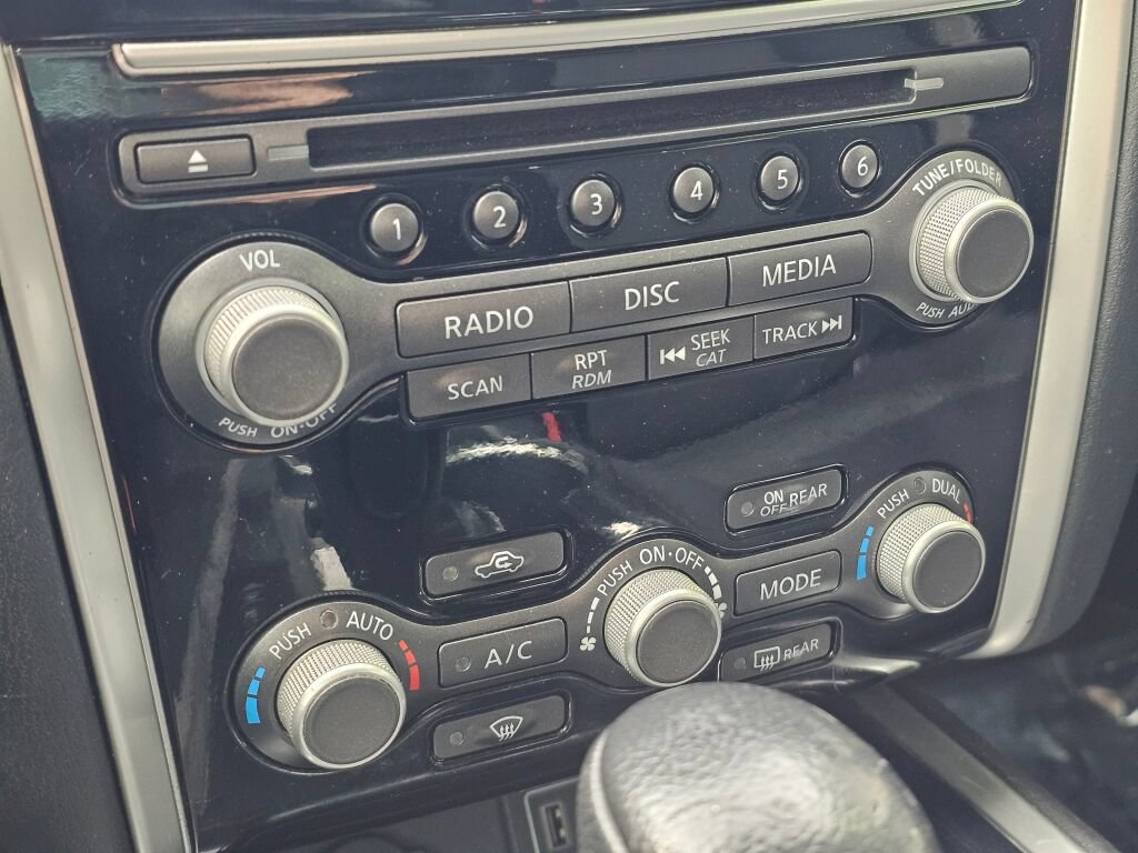 Used 2018 Nissan Pathfinder SV image 33