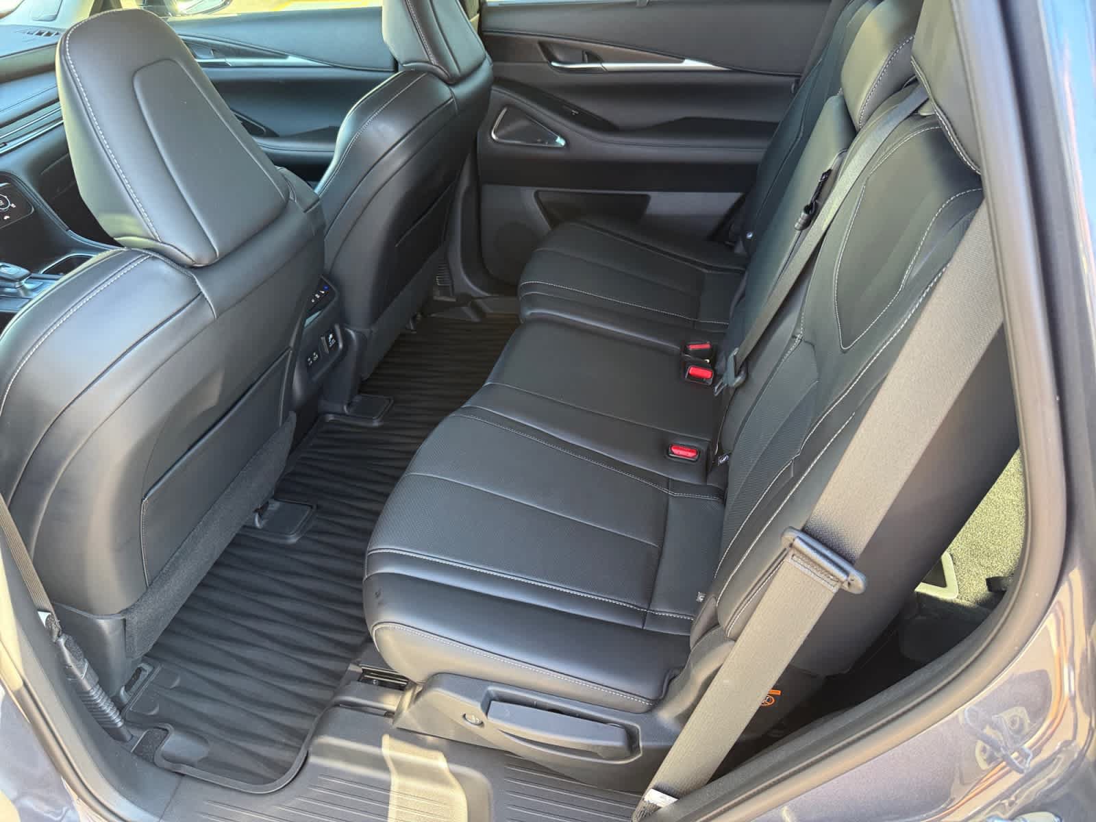 Used 2022 INFINITI QX60 Sensory w/ Vision Package AWD/4WD image 11