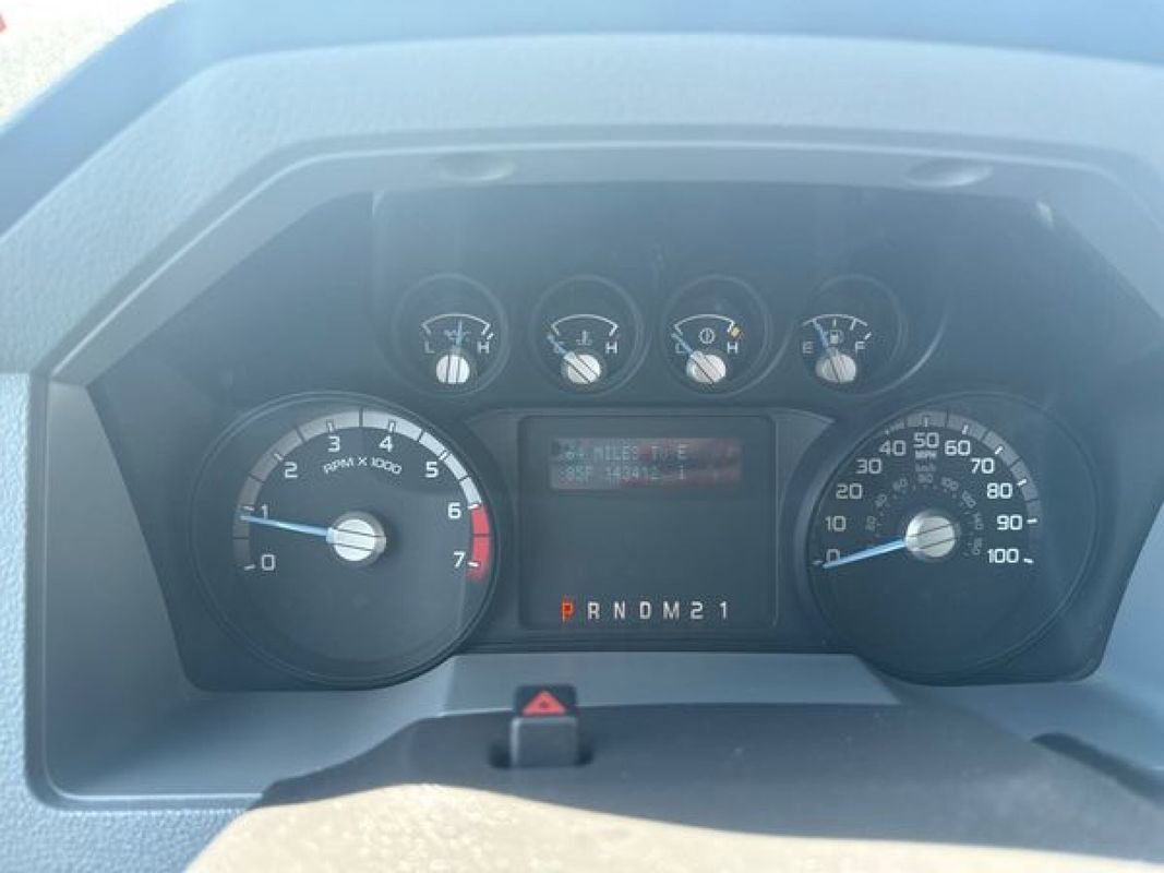 Used 2015 Ford F250 XL w/ Camper Package image 24