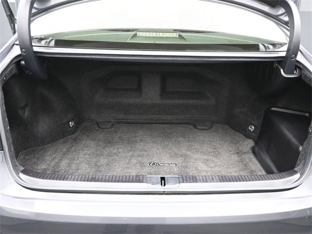 Used 2016 Lexus ES 300h image 36