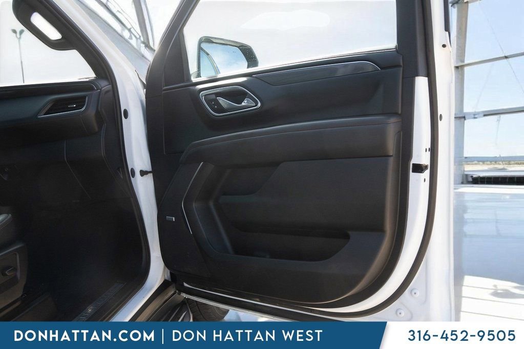 Used 2023 Chevrolet Suburban RST w/ Luxury Package AWD/4WD image 27