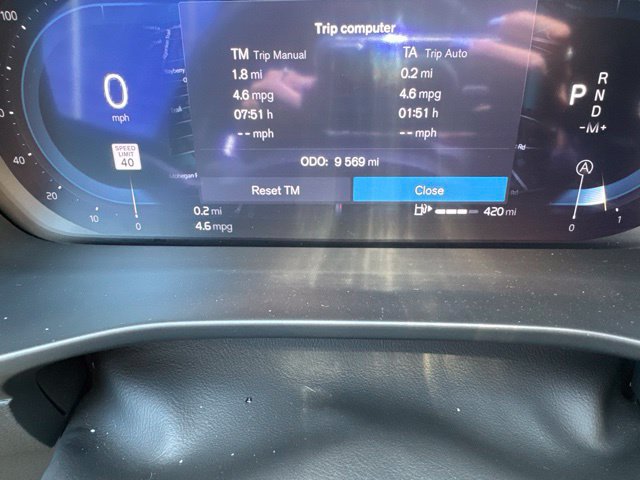 Certified 2025 Volvo XC40 B5 Plus AWD/4WD image 21