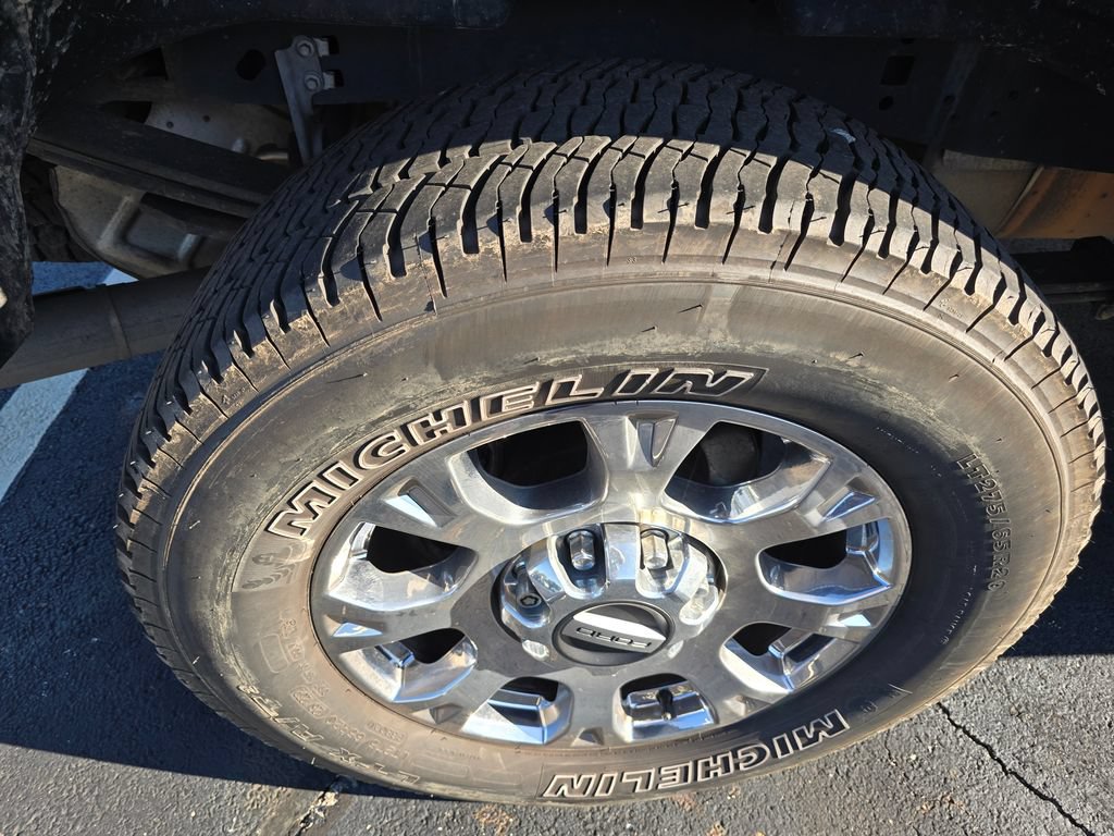 Used 2021 Ford F250 Lariat w/ Lariat Ultimate Package AWD/4WD image 11