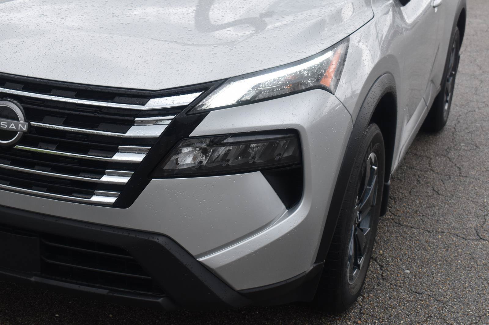 Certified 2024 Nissan Rogue SV w/ SV Premium Package FWD image 18