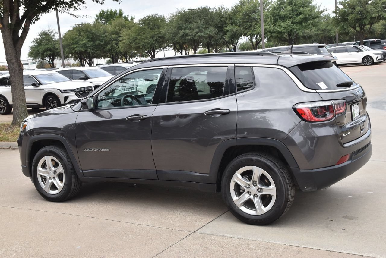 Used 2024 Jeep Compass Latitude AWD/4WD image 11