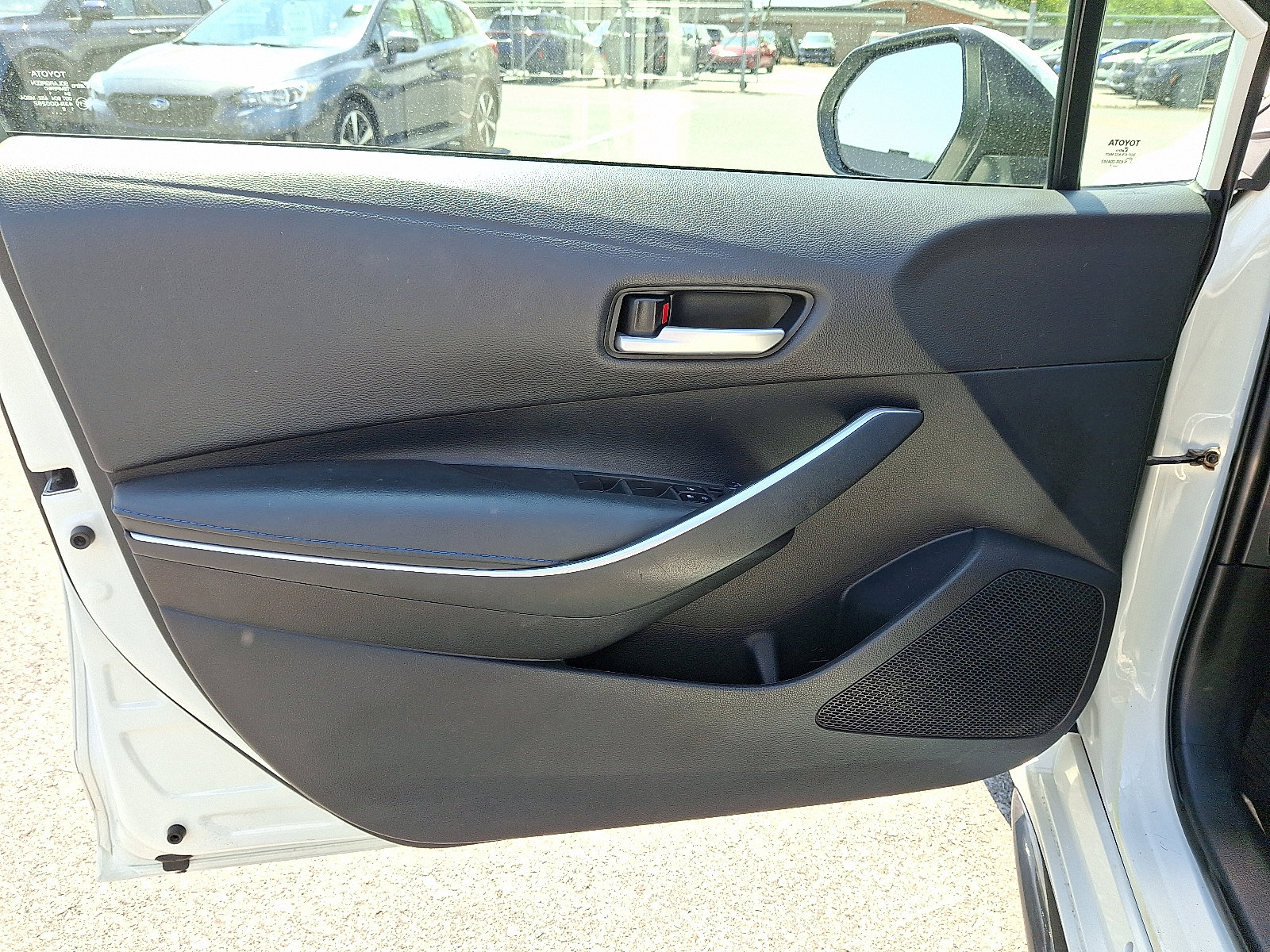 Used 2021 Toyota Corolla SE w/ SE Premium Package FWD image 13