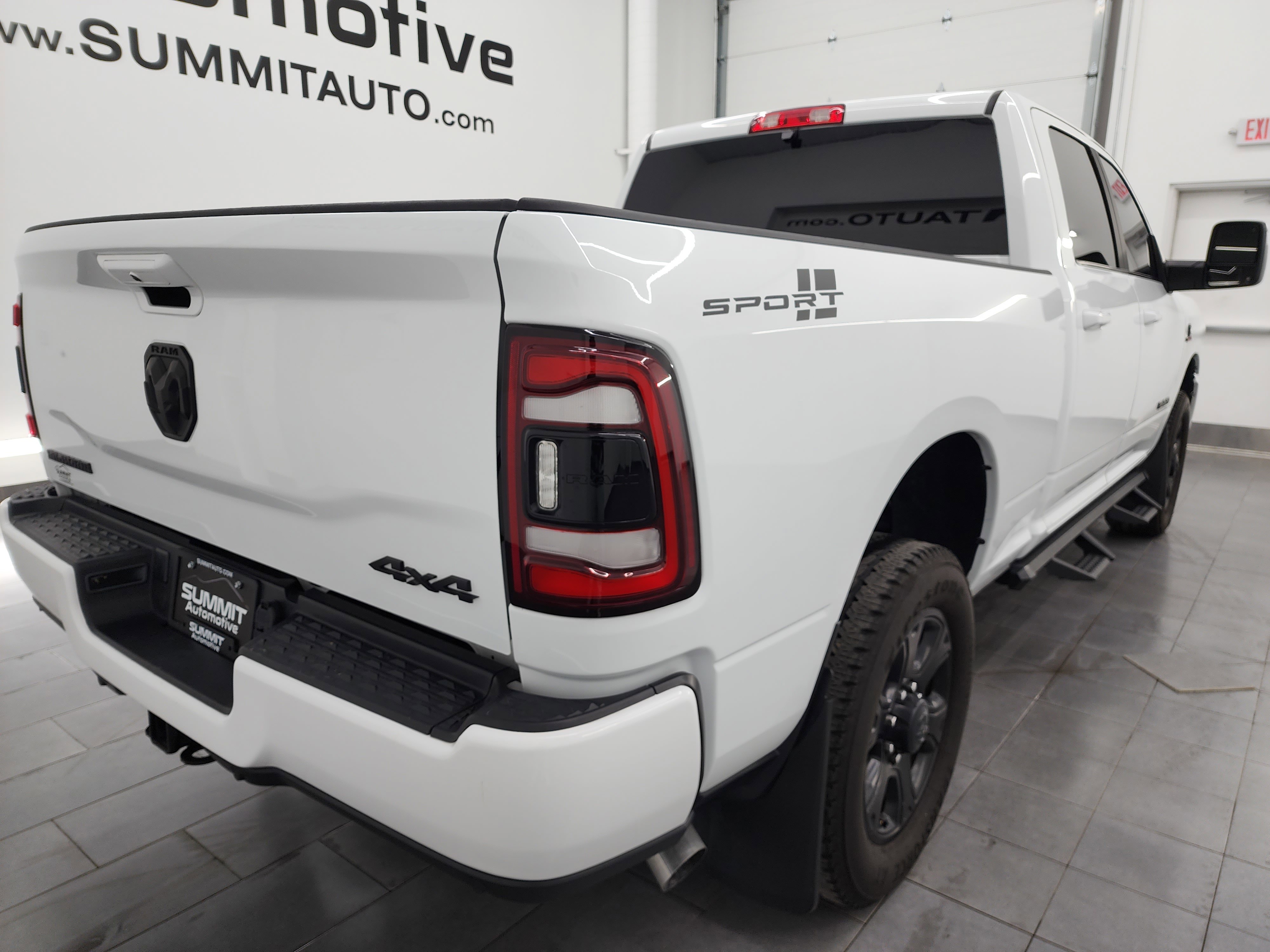 Used 2024 RAM 2500 Big Horn w/ Night Edition image 4