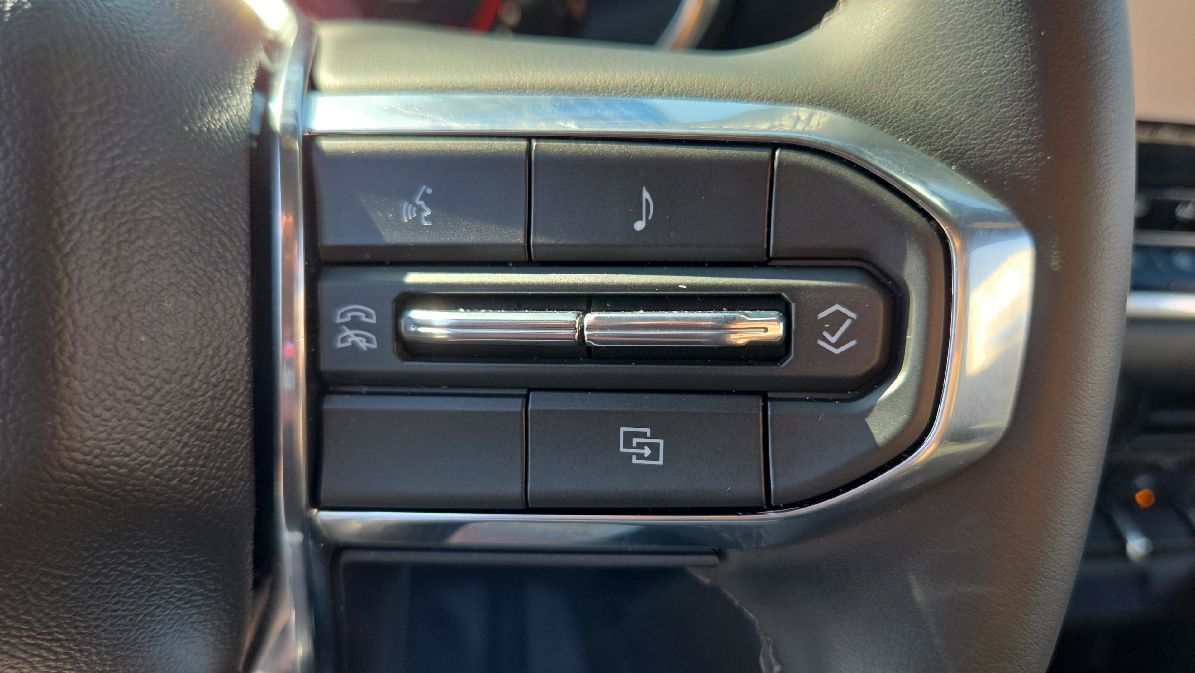 Used 2024 GMC Canyon Elevation w/ Convenience Package image 26