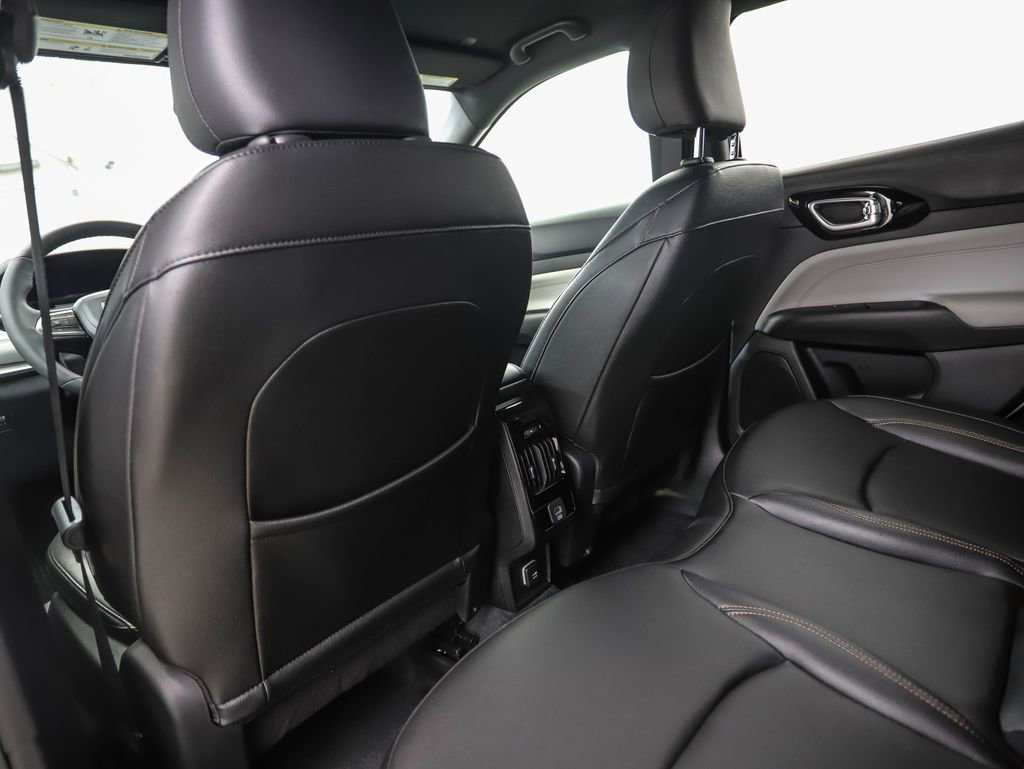 Used 2024 Jeep Compass Limited image 21