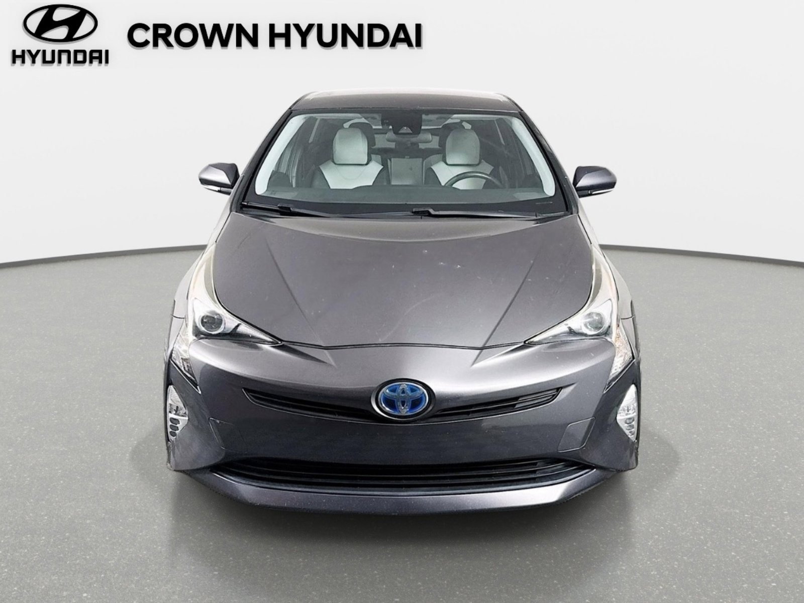 Used 2017 Toyota Prius Three Touring FWD image 2