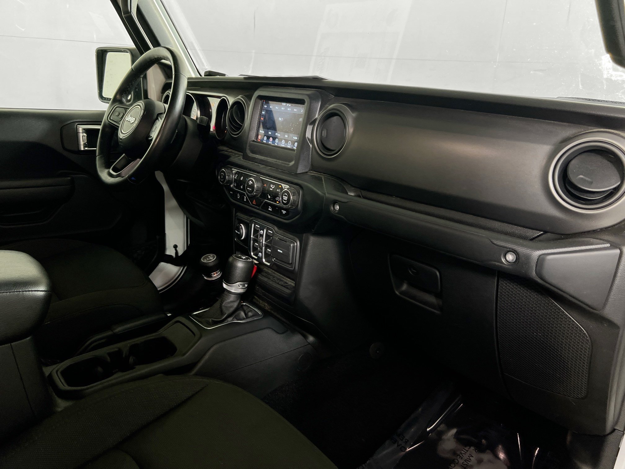 Used 2023 Jeep Gladiator Sport AWD/4WD image 27