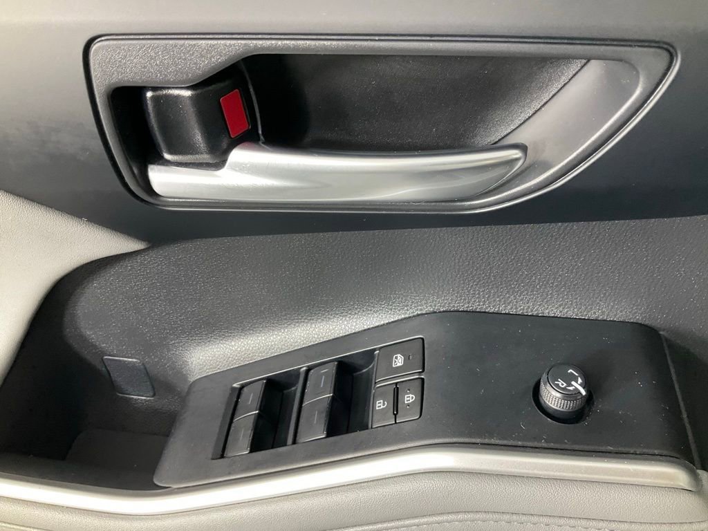 Used 2024 Toyota Highlander XLE image 15