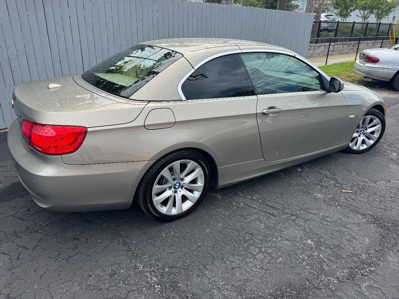 Used 2011 BMW 328i Convertible image 15