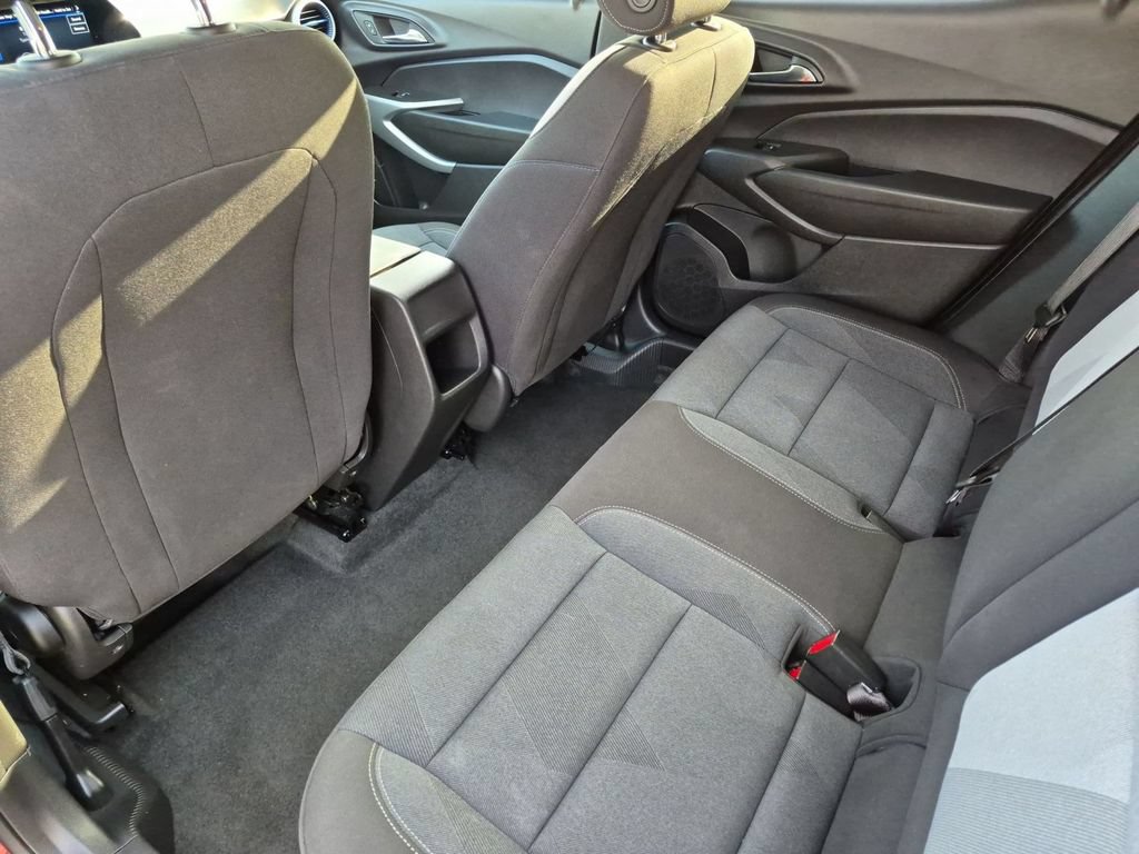 Used 2026 Chevrolet Trax LS FWD image 27