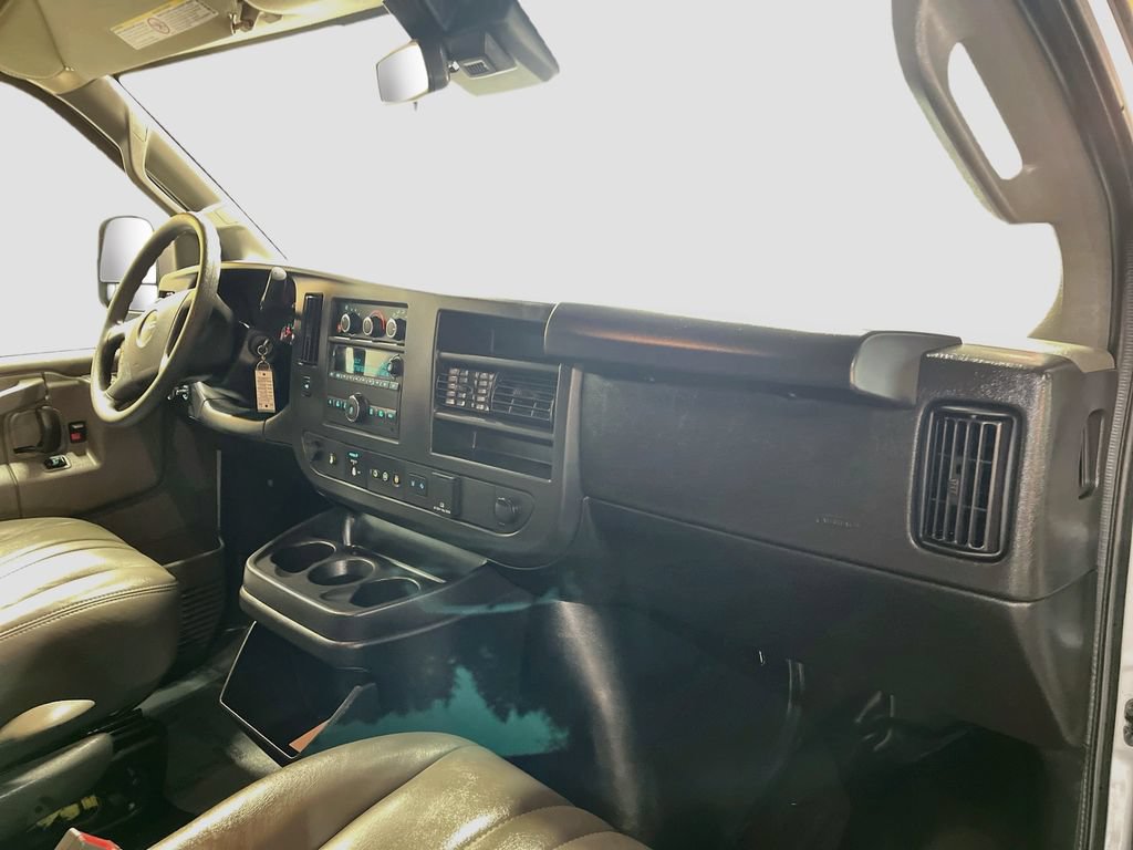 Used 2025 GMC Savana 3500 Extended w/ Driver Convenience Package RWD image 26
